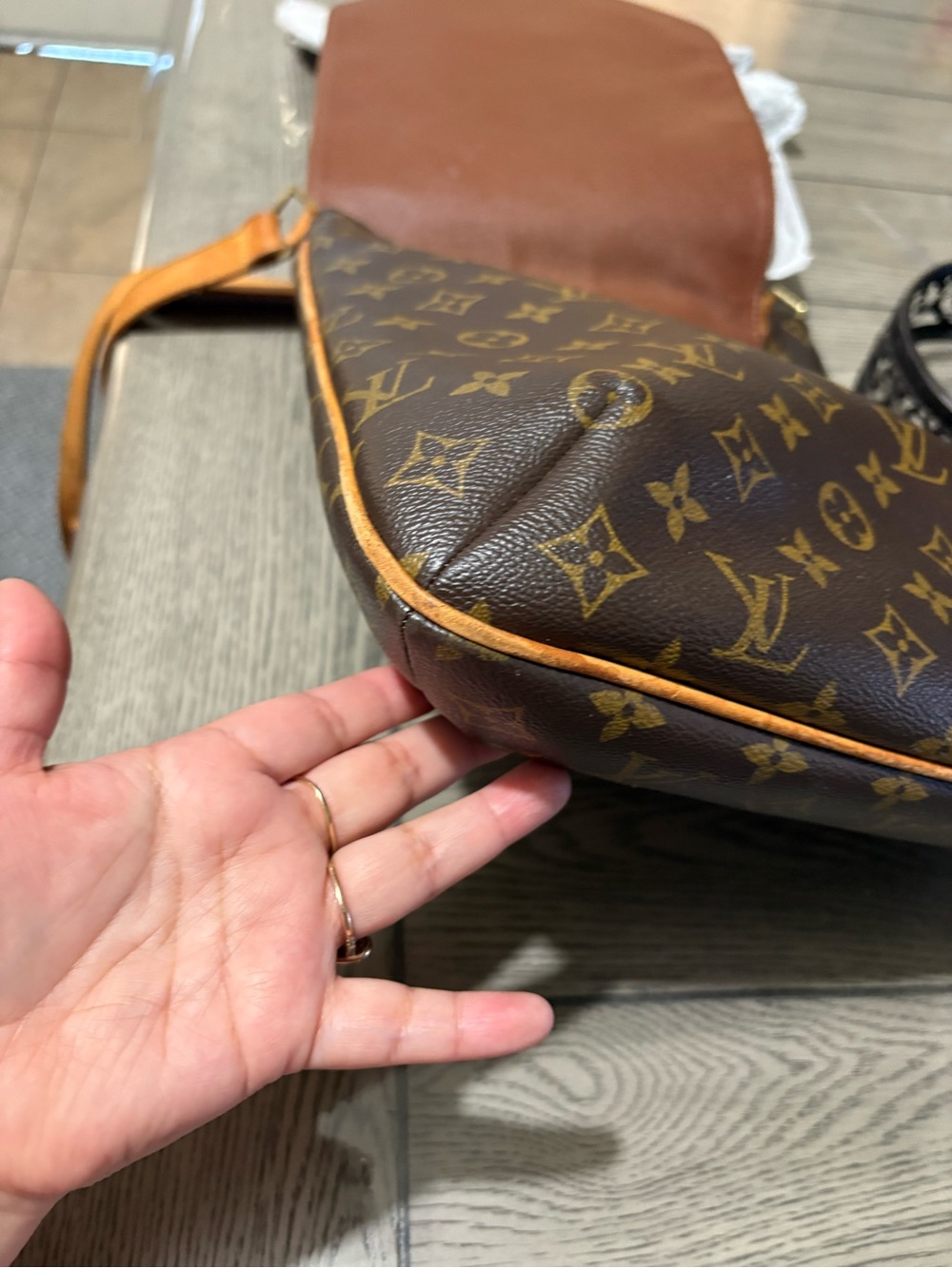Louis Vuitton Crossbody Bag - Picture 6 of 13